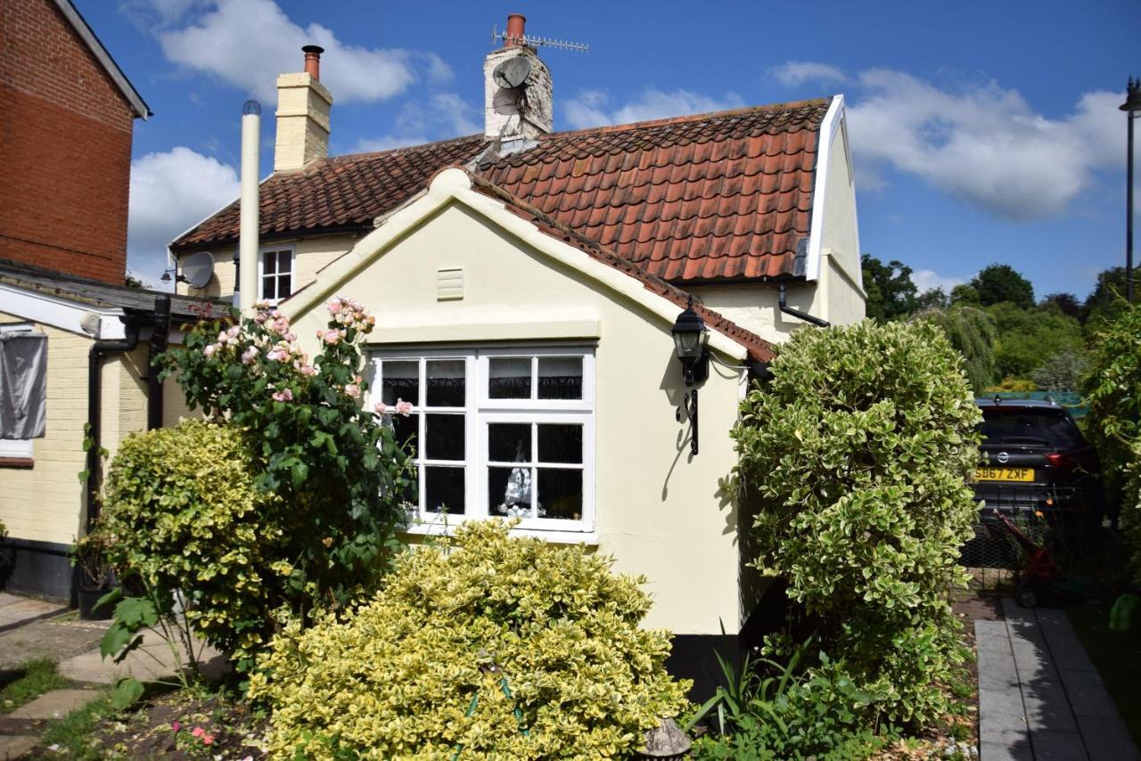 Cherry Tree Cottage, Holiday home
